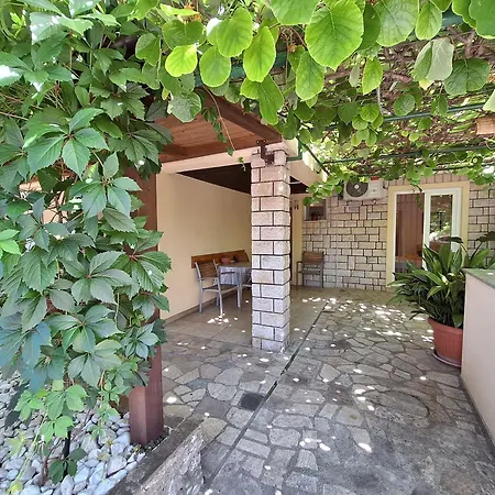 Dalia Apartman *